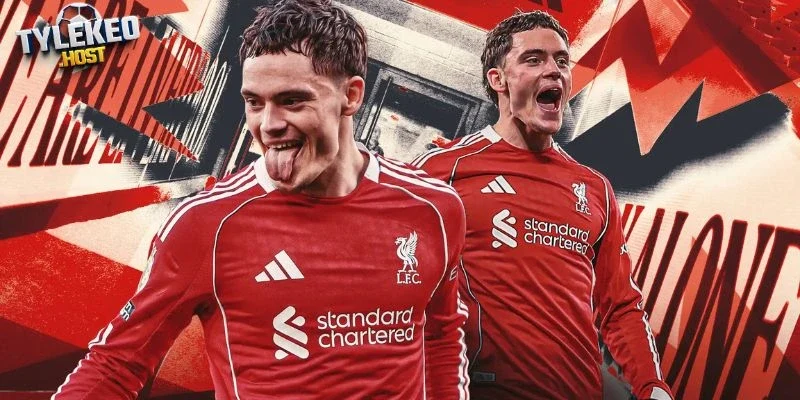 Slot bất ngờ chê Wirtz, Rosenior bình thản trước chất vấn