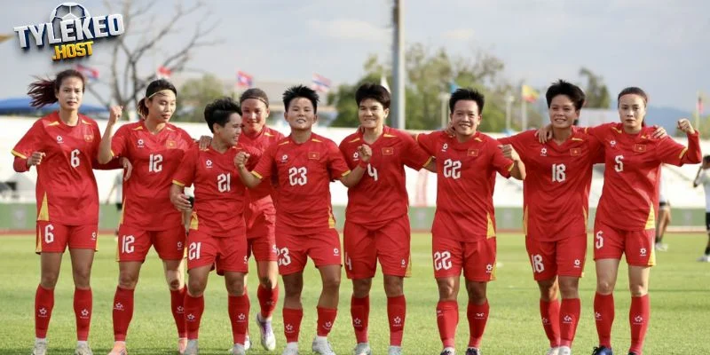 Tuyển nữ Việt Nam rộng cửa tứ kết, trọng tài Malaysia gây chú ý